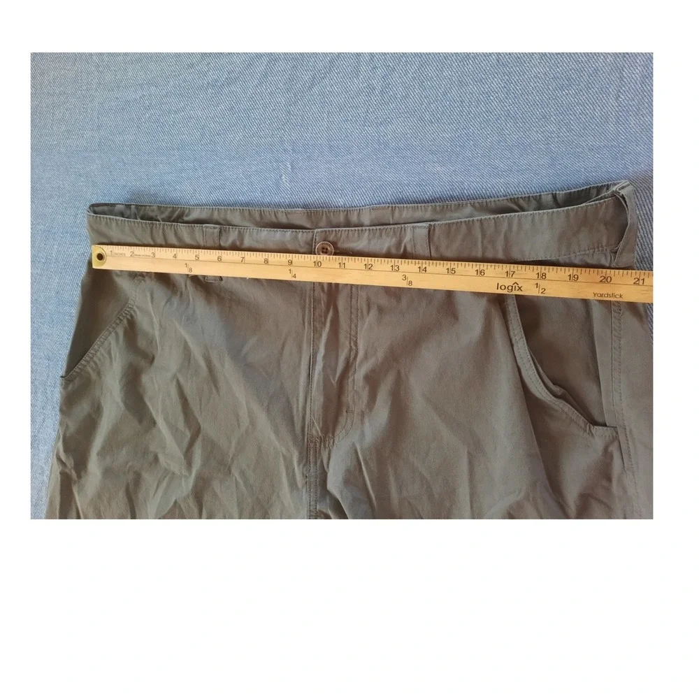 Huk Men Performance Fishing Shorts Khaki Gray Stretch Cargo Utility Size 40x10